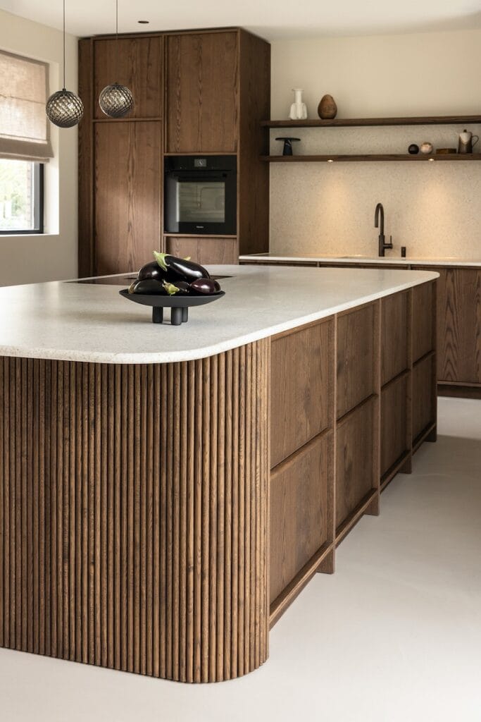 Rondingen Keukeneiland · Luxe keuken op maat · The Richwood · Houtwerff