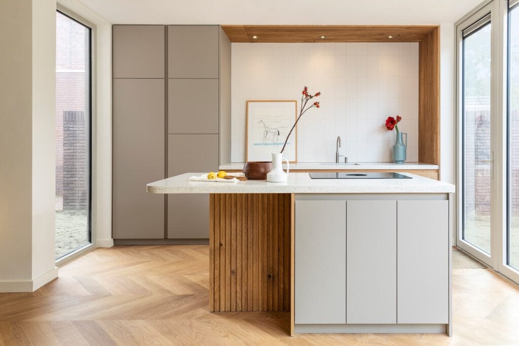 Een keuken van eik ·  Scandinavische keuken op maat · The Portland · Houtwerff Eindhoven